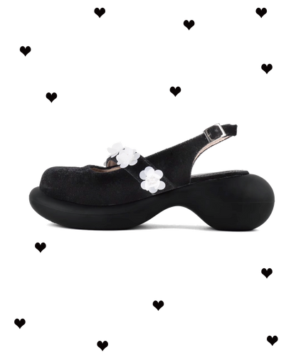 Flower-embellished sandals 