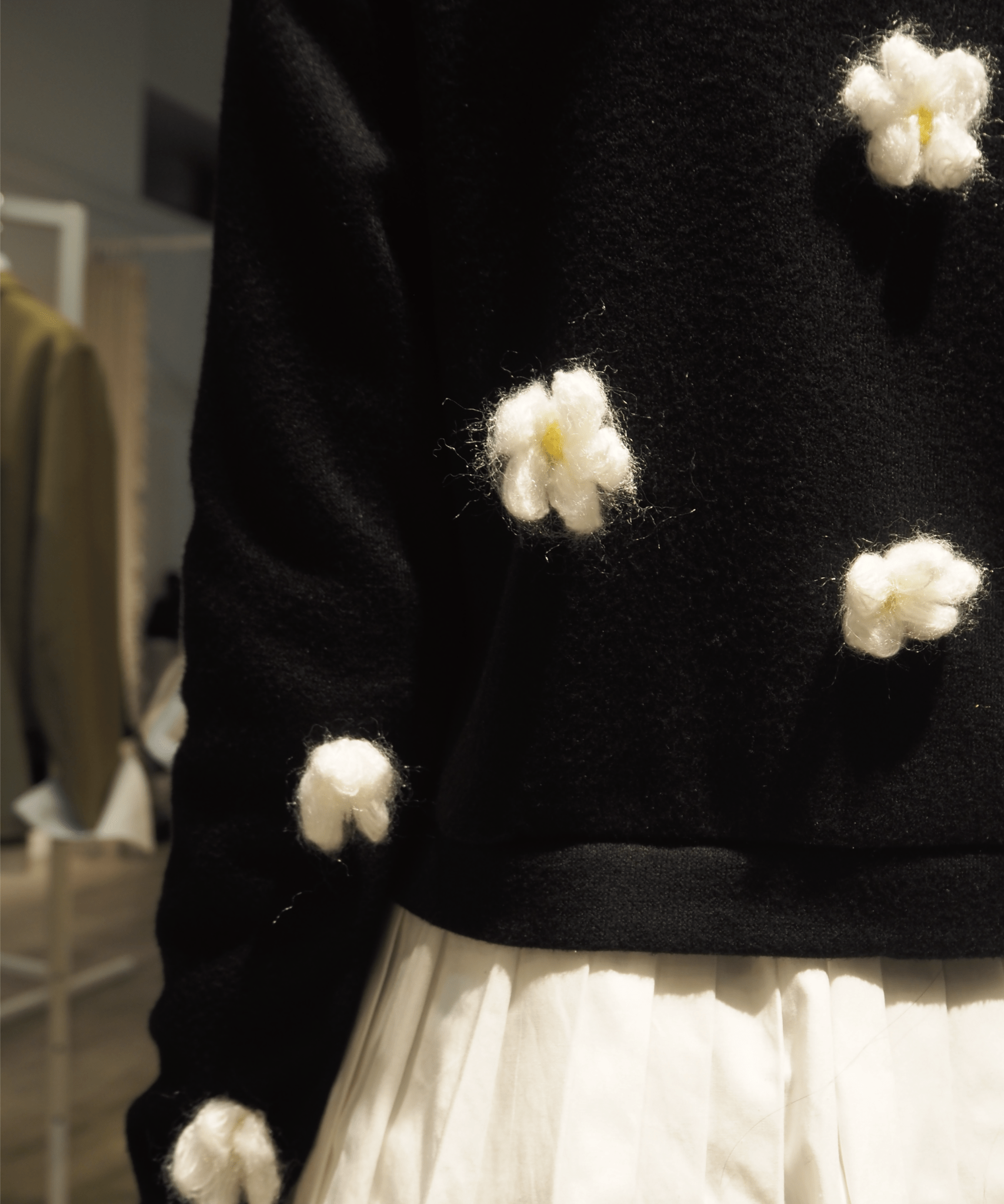 Fuzzy Flower Applique Cardigan Set-Up. フラワーアップリケカーディガンセットアップ - LOVE POMME POMME