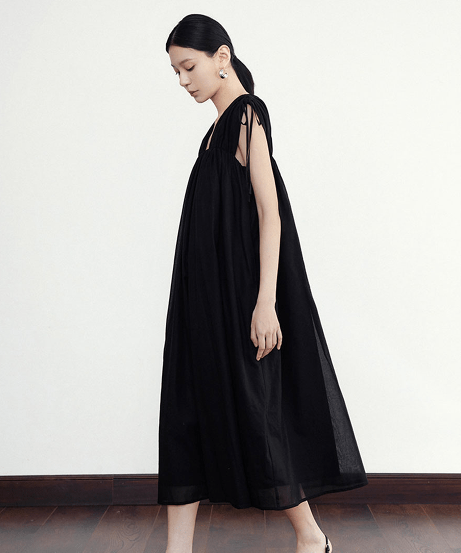 V-neck Shirring Sleeveless Onepiece - LOVE POMME POMME