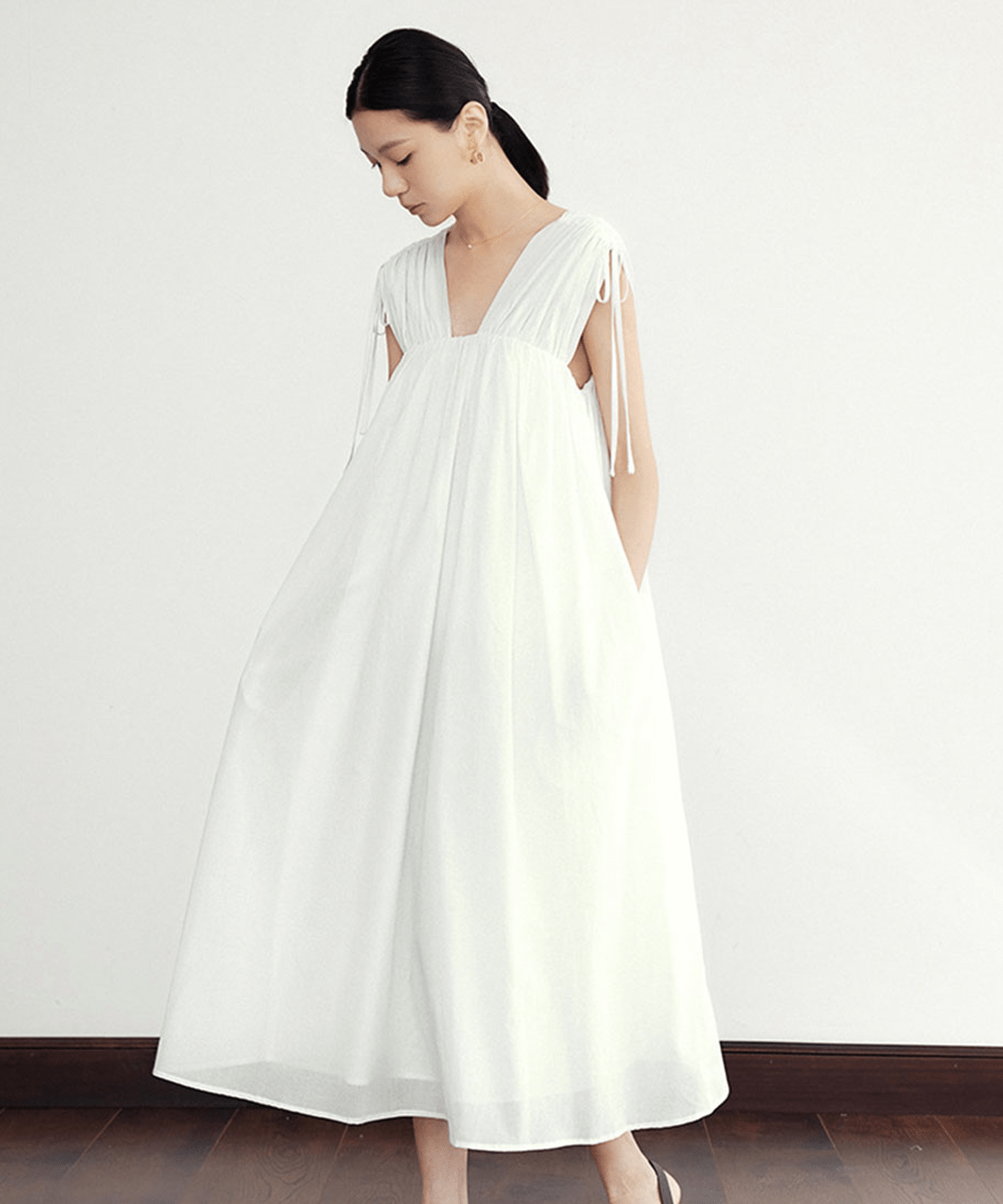 V-neck Shirring Sleeveless Onepiece - LOVE POMME POMME